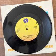 Ladda upp bild till gallerivisning, The Undertones – Here Comes The Summer (7” Vinyl)

